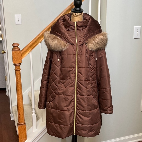 Susan Graver Jackets & Blazers - Susan Graver Brown Puffer Coat with Faux Fur Trim 2XL